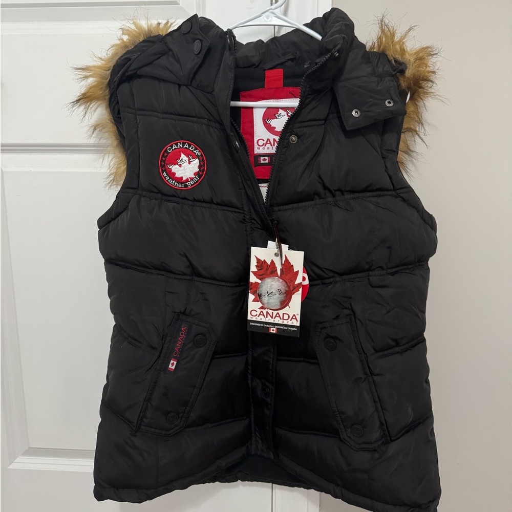 Canada Weather Gear Women’s Black Fur-Trimmed Vest
